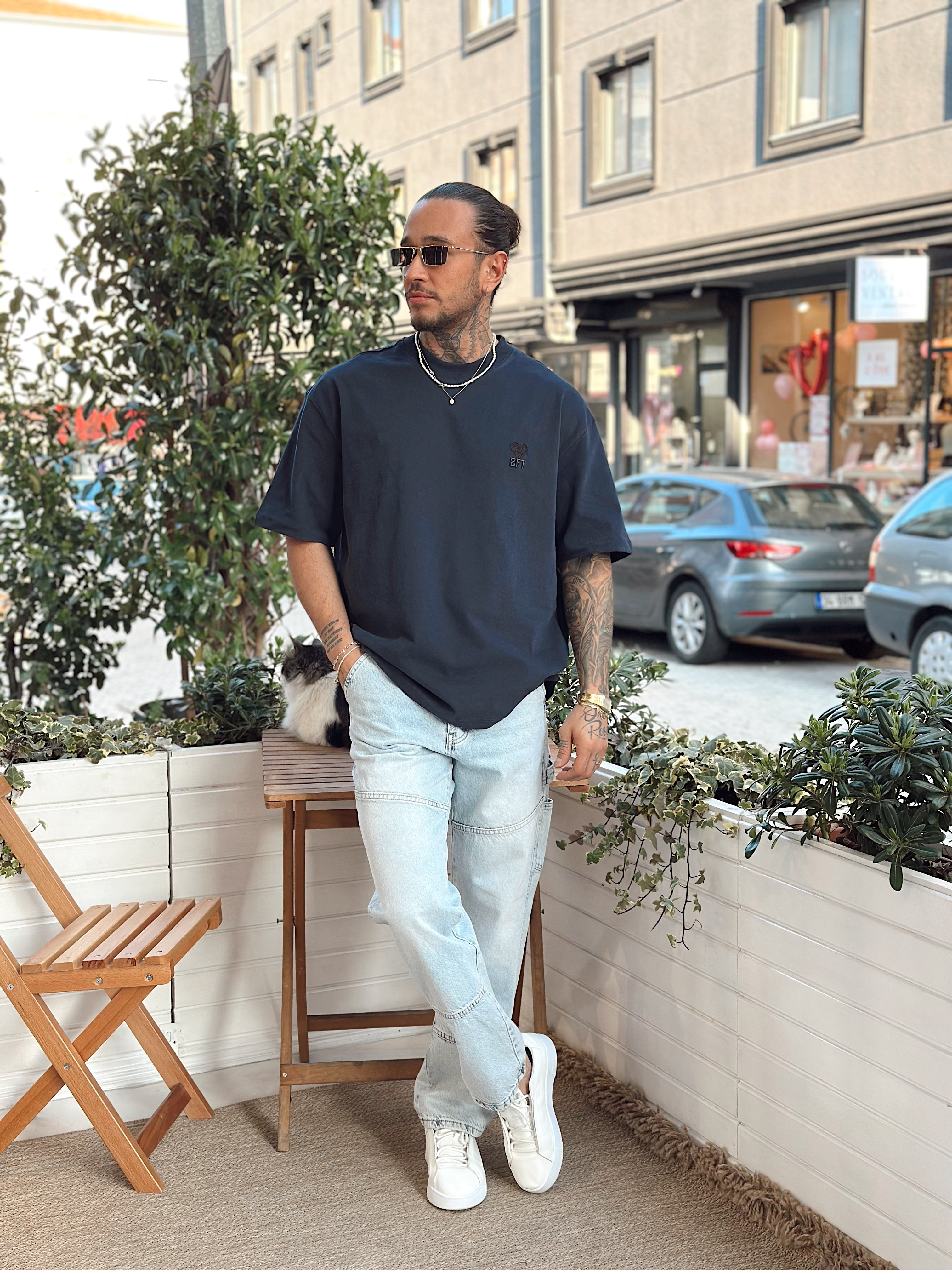 MT2728 -Oversize Fırçalı Kumaş Göğüs Kabartma T-Shirt laci