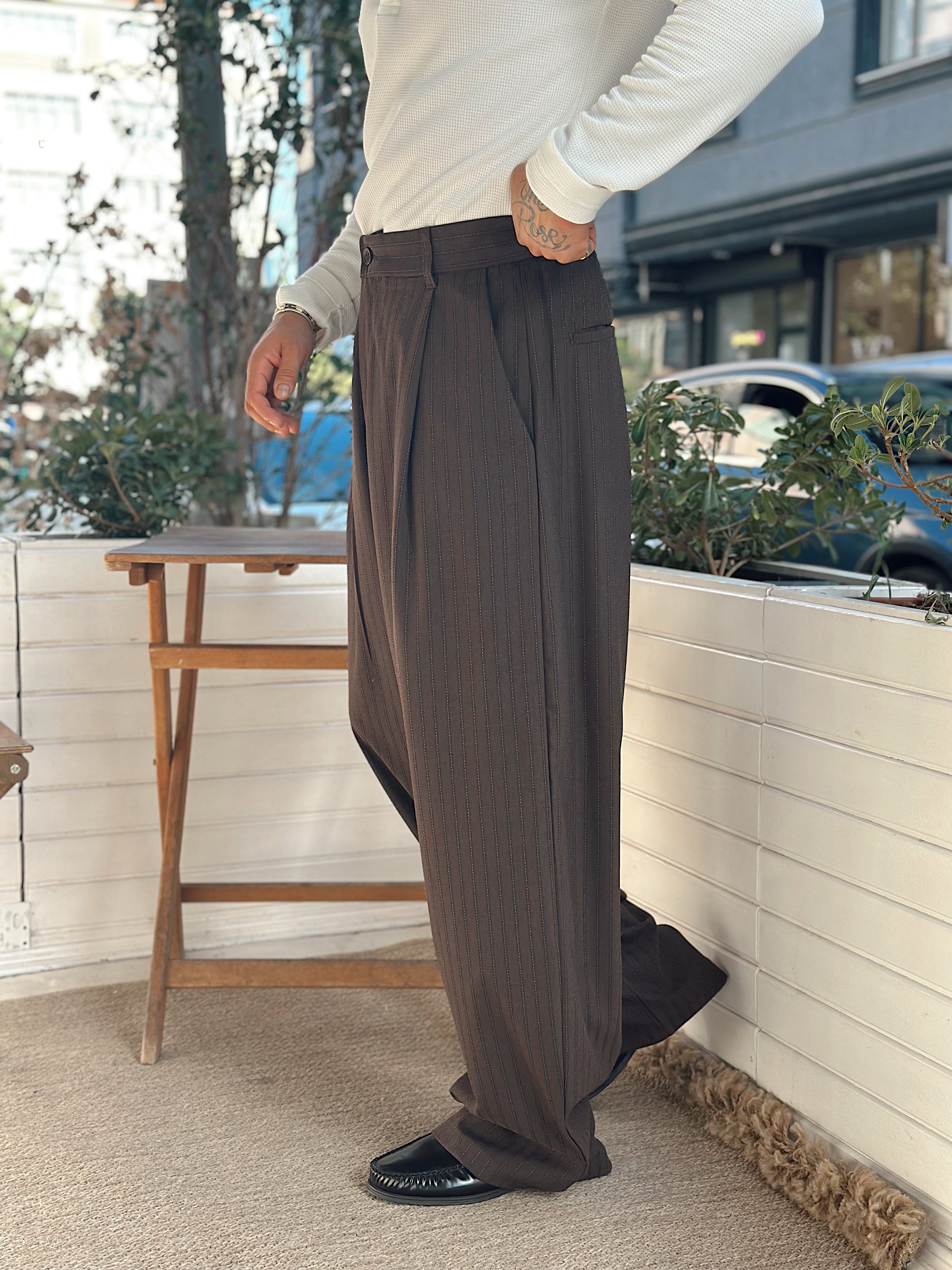 MP4045 - Kore Kesim Çizgili Pileli Kumaş Pantolon kahve