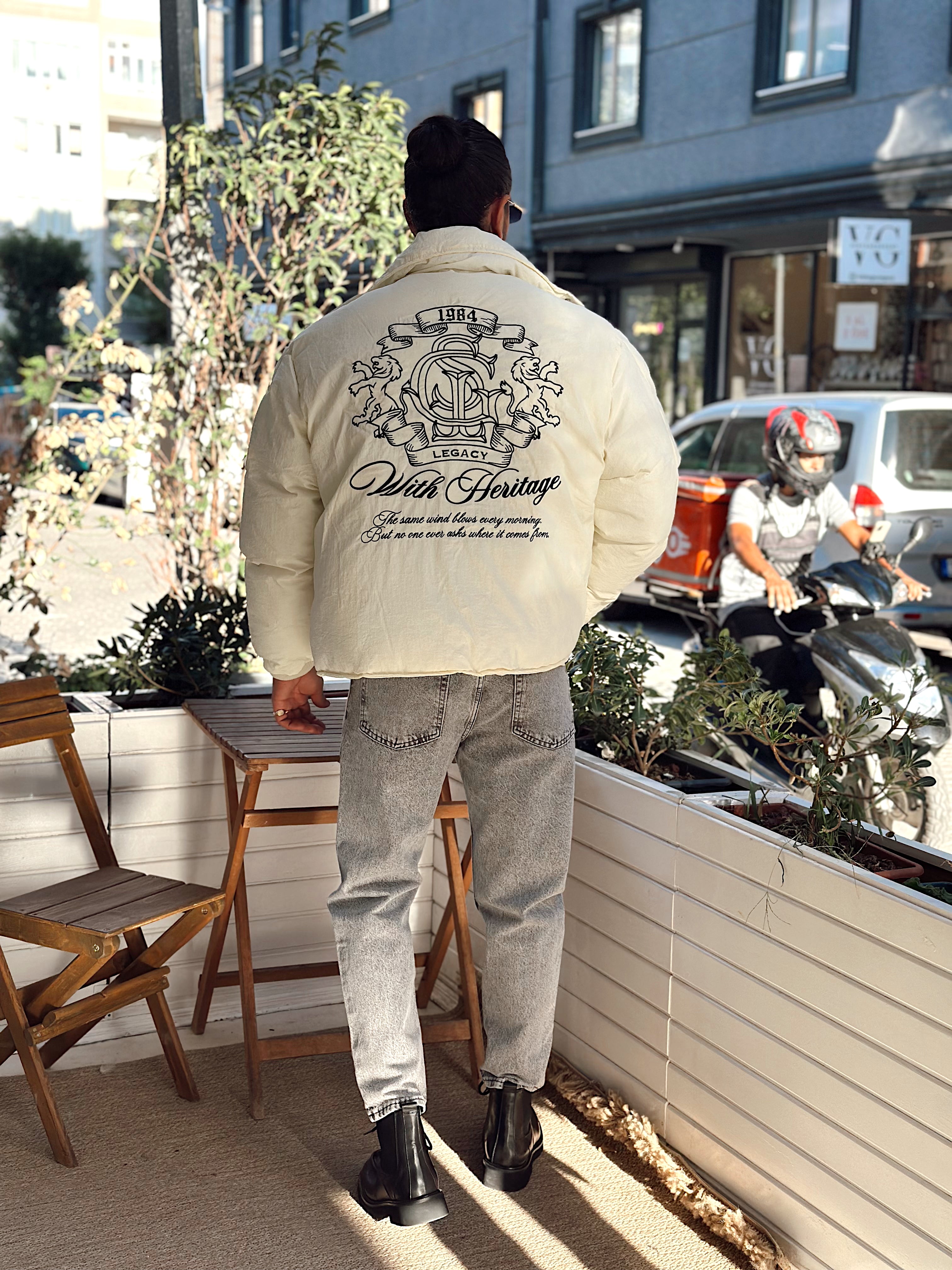 MM4021 - Oversize Göğüs Ve Sırt Nakışlı Şişme Mont Ekru