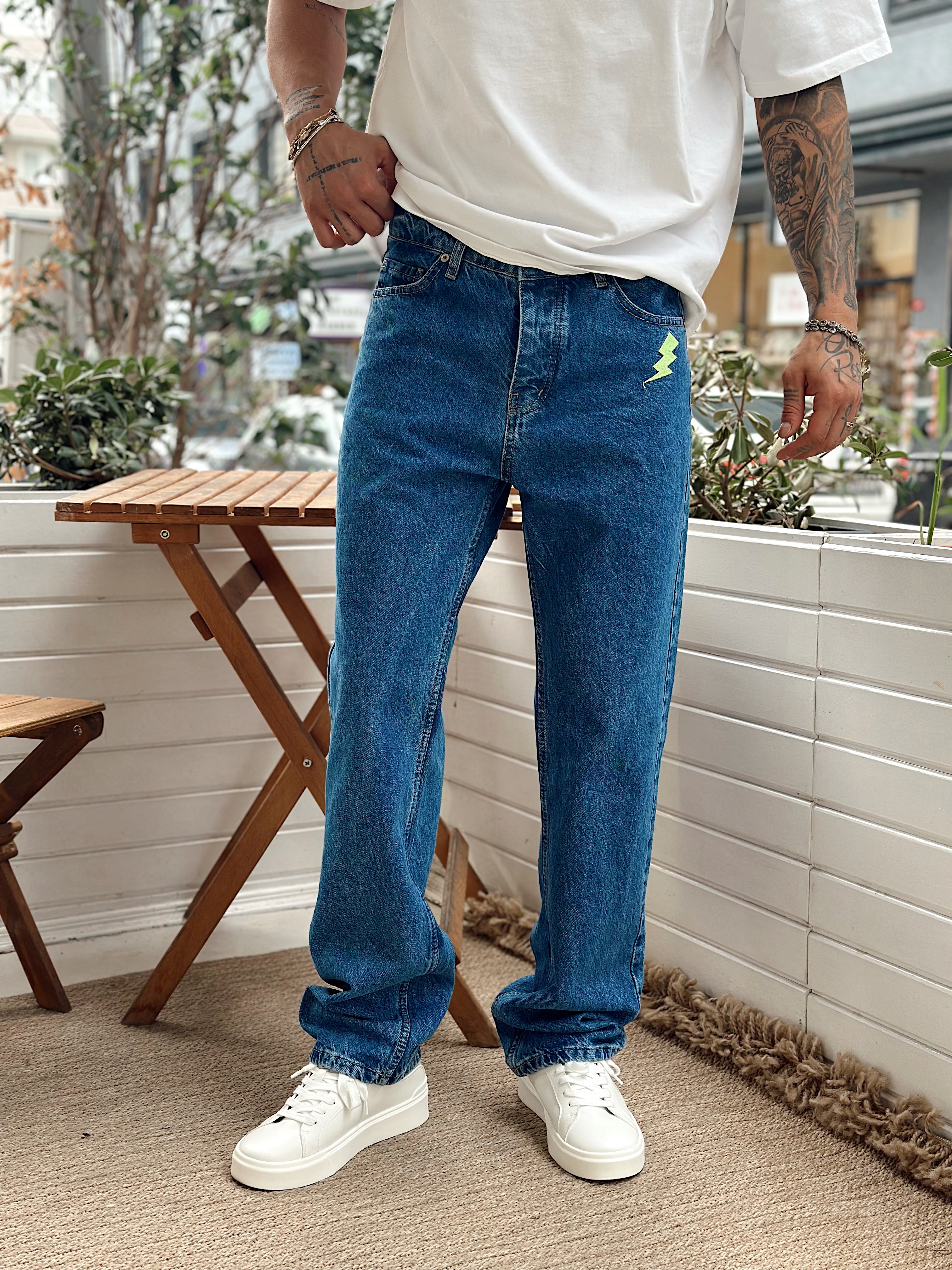 MP4097 - Şimşek Nakış Detaylı Regular Kot Pantolon Mavi