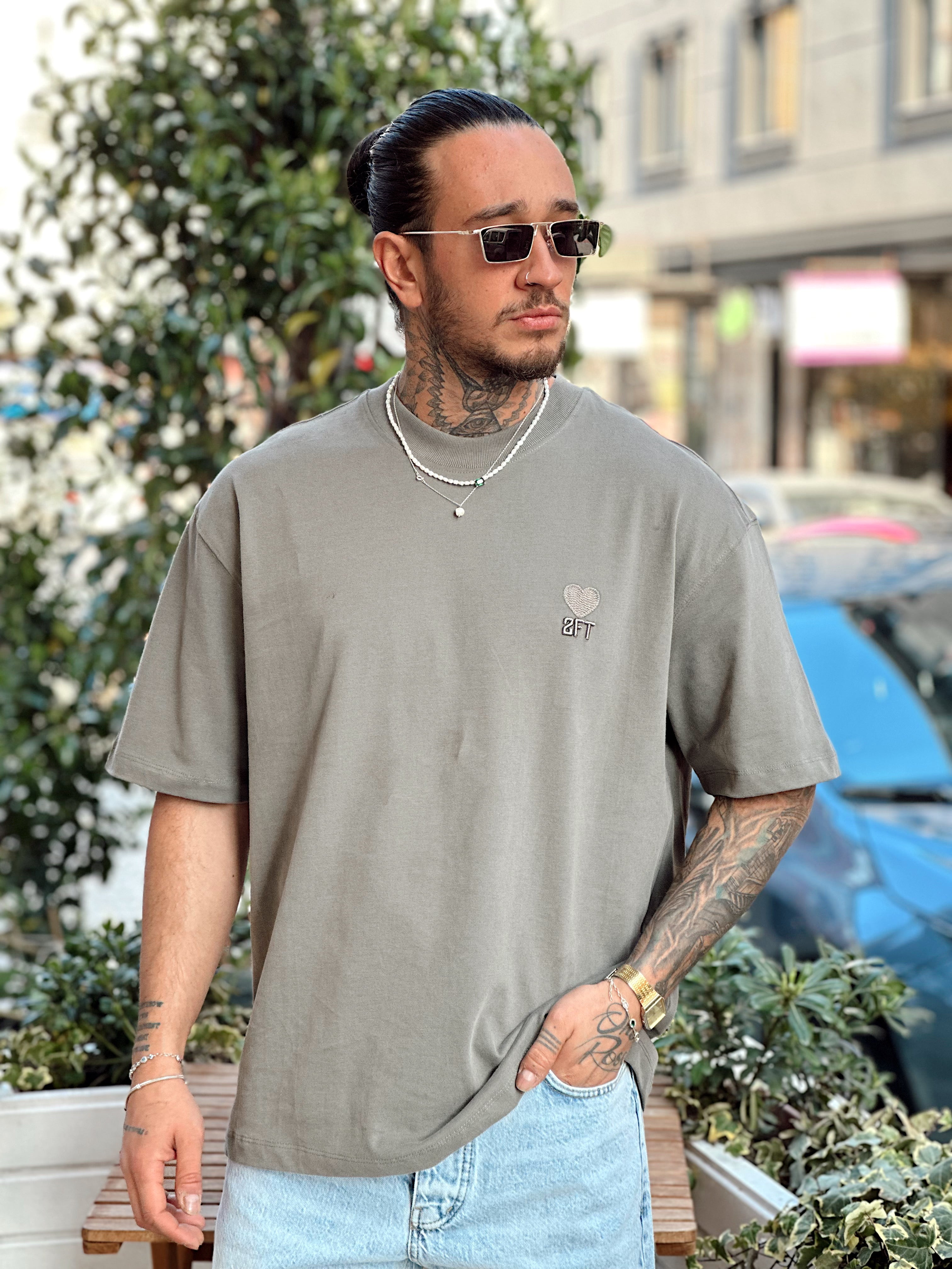 MT2729 -Oversize Fırçalı Kumaş Göğüs Kabartma T-Shirt haki
