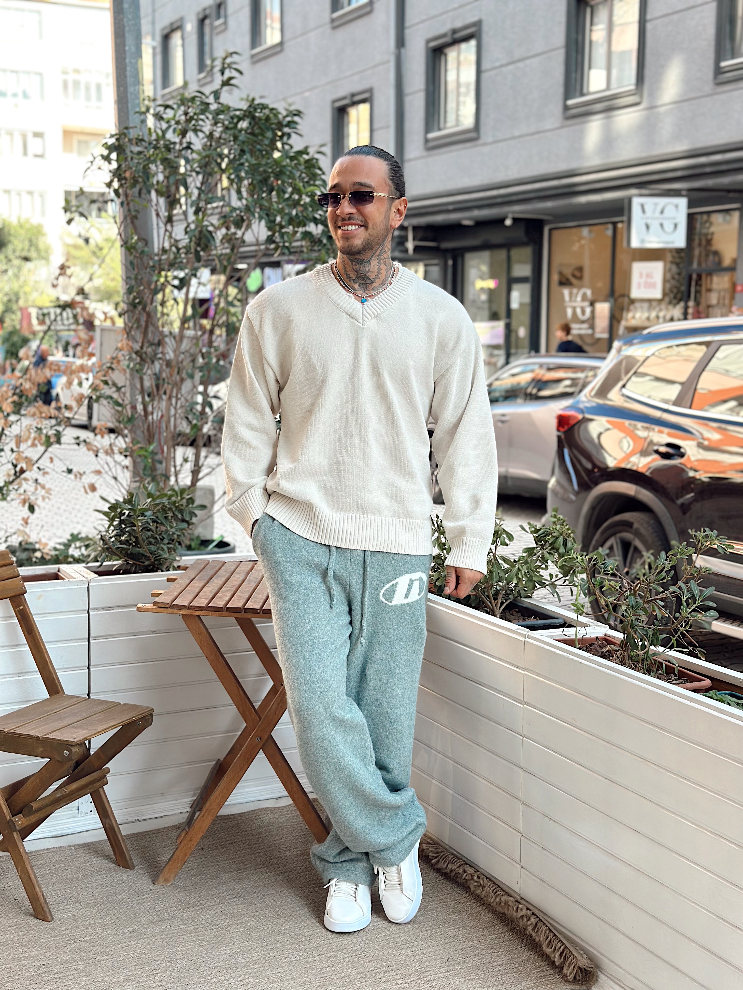 MS4049 - Çift V Yaka Örme Sweatshirt beyaz