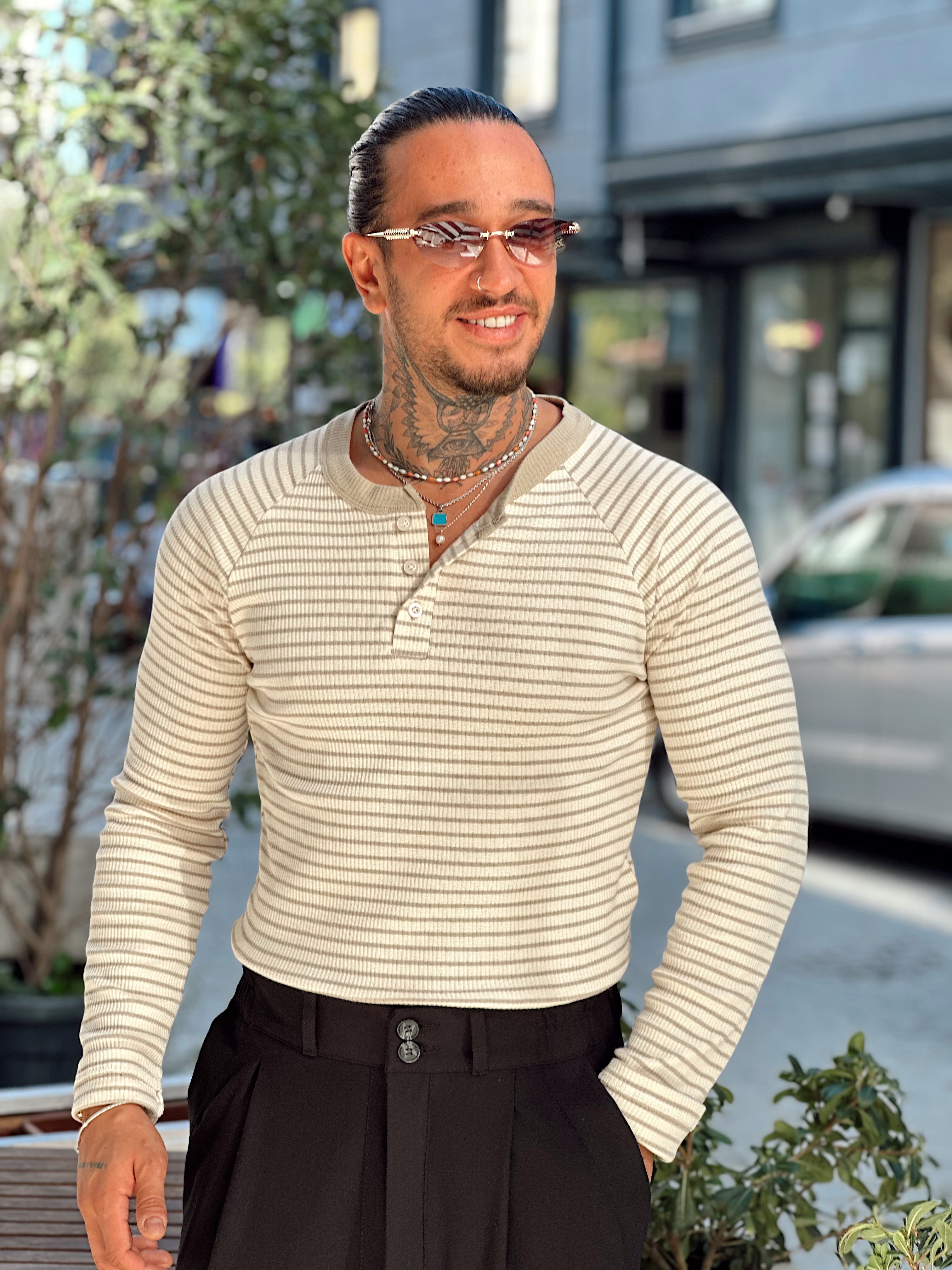 MS4047 - Çizgili Yaka Düğmeli  Sweatshirt Ekru-Bej