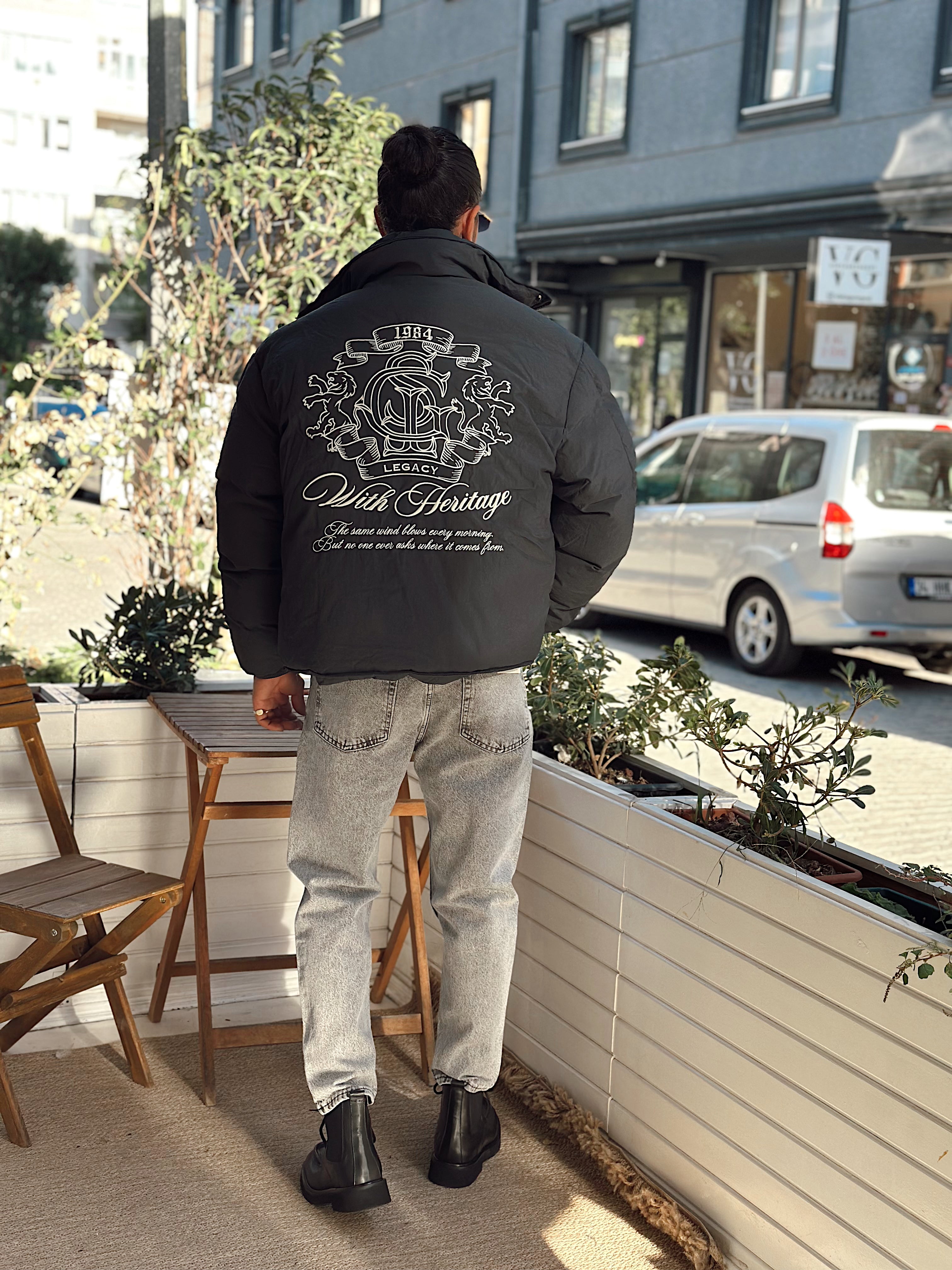 MM4021 - Oversize Göğüs Ve Sırt Nakışlı Şişme Mont Siyah