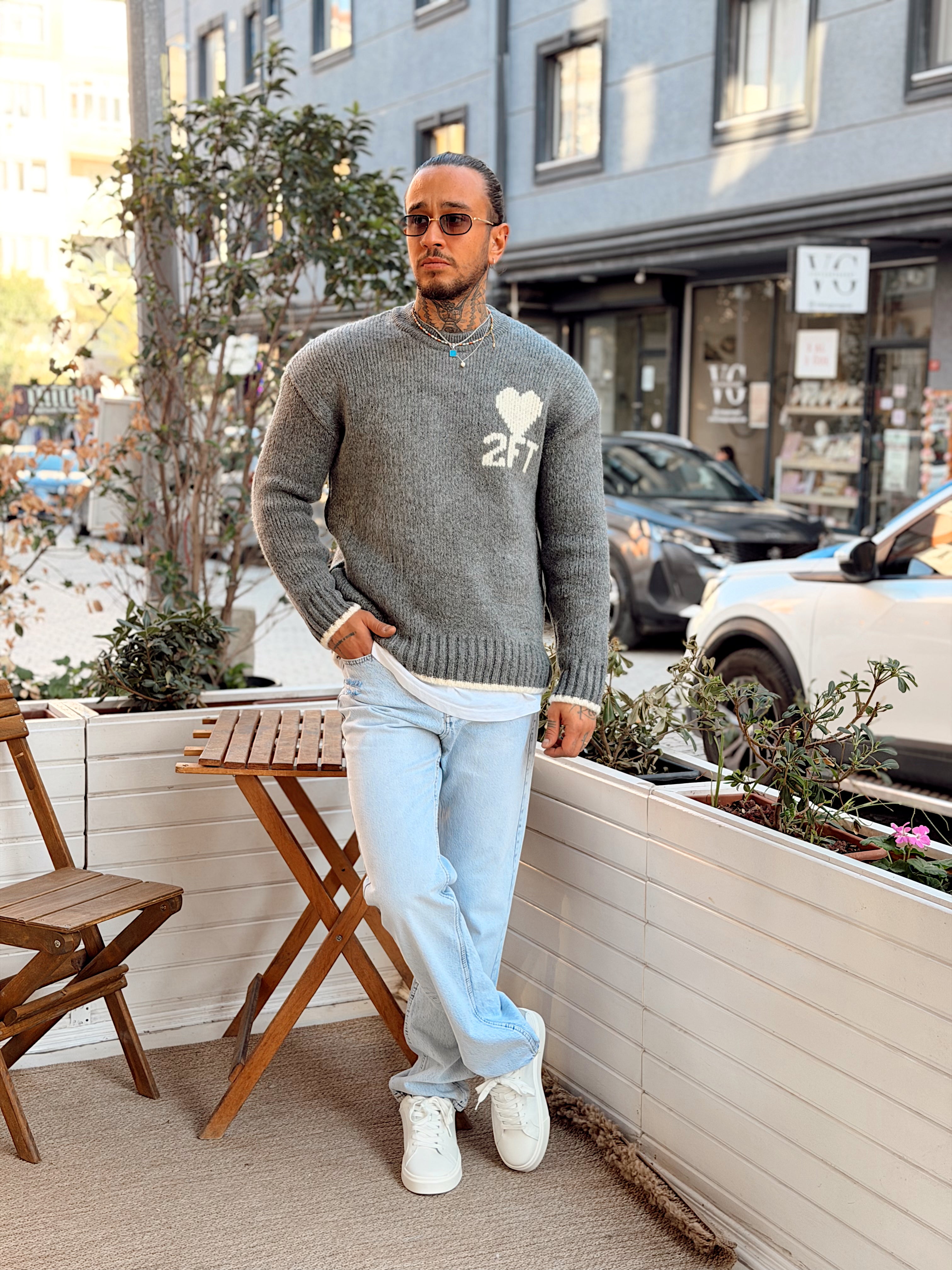 MS4106 - Göğüs Baskılı Örme Triko Kazak gri