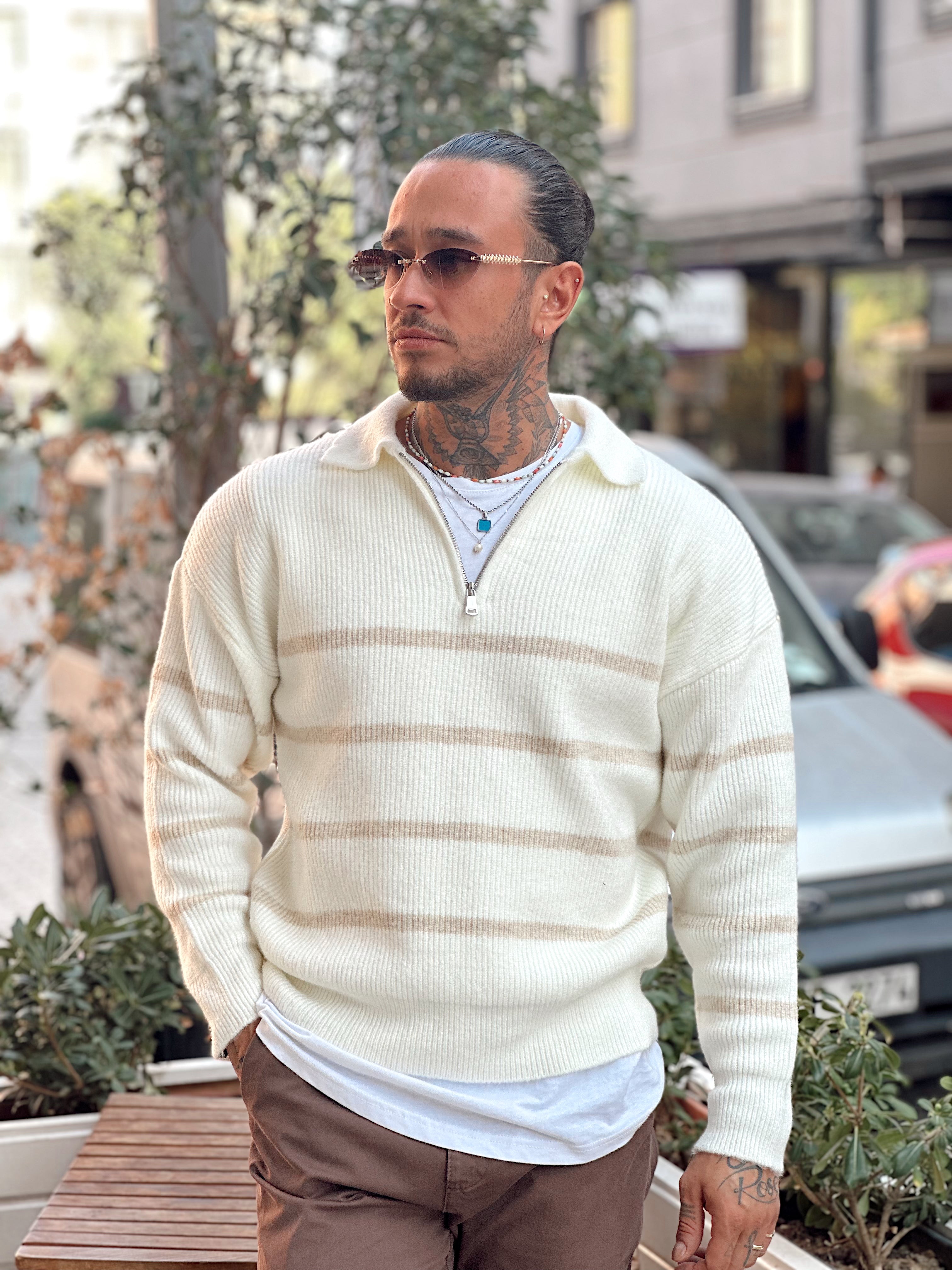 MS4052 - Çizgili Yakası Fermuarlı Polo Yaka Triko beyaz-krem